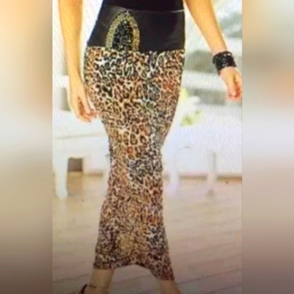 VENUS Sexy Leopard Print Skirt - NWT